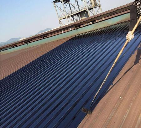 铁皮瓦屋面打磨刷漆防腐